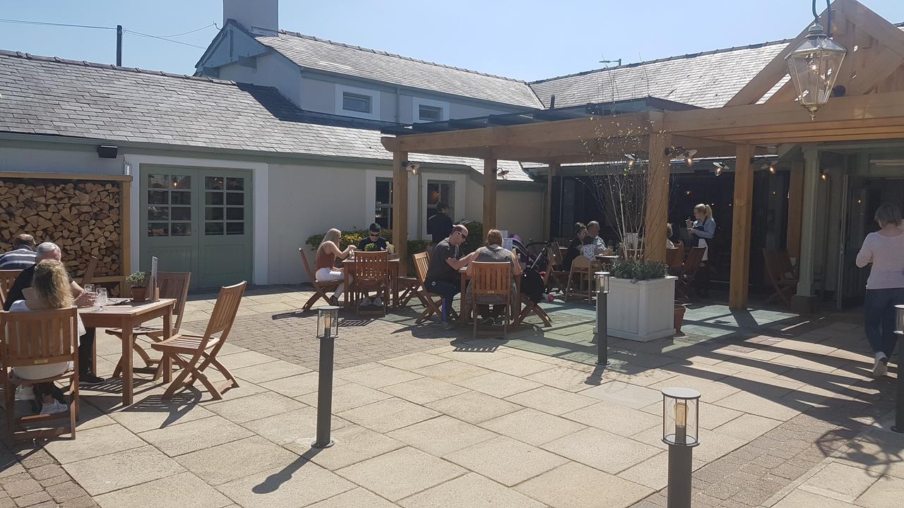 The Bluebird Inn At Samlesbury Preston  Exterior photo